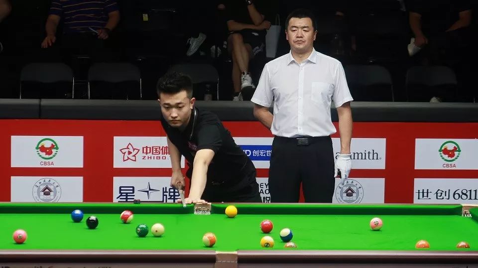 他可以在篮 他可以在篮